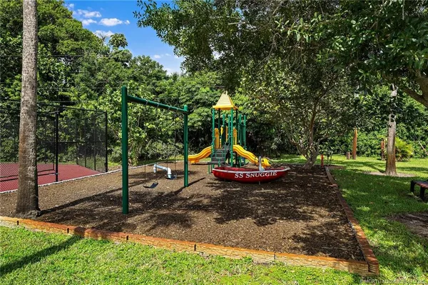 $8,999,000 | 505 Southeast St Lucie Boulevard, Stuart, FL 34996