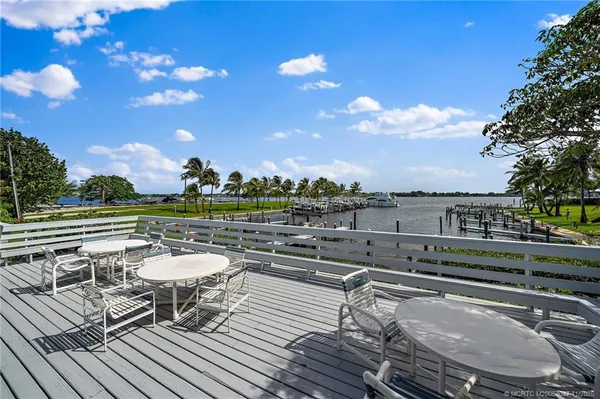 $8,999,000 | 505 Southeast St Lucie Boulevard, Stuart, FL 34996