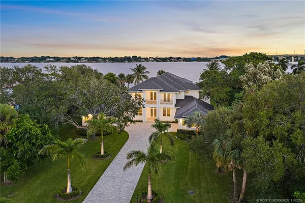 $8,999,000 | 505 Southeast St Lucie Boulevard, Stuart, FL 34996
