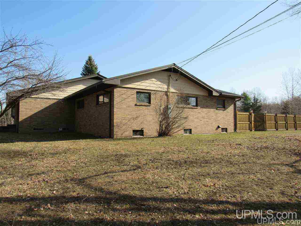 100 South Spruce Lanse, MI 49946 - Photo 6 of 50