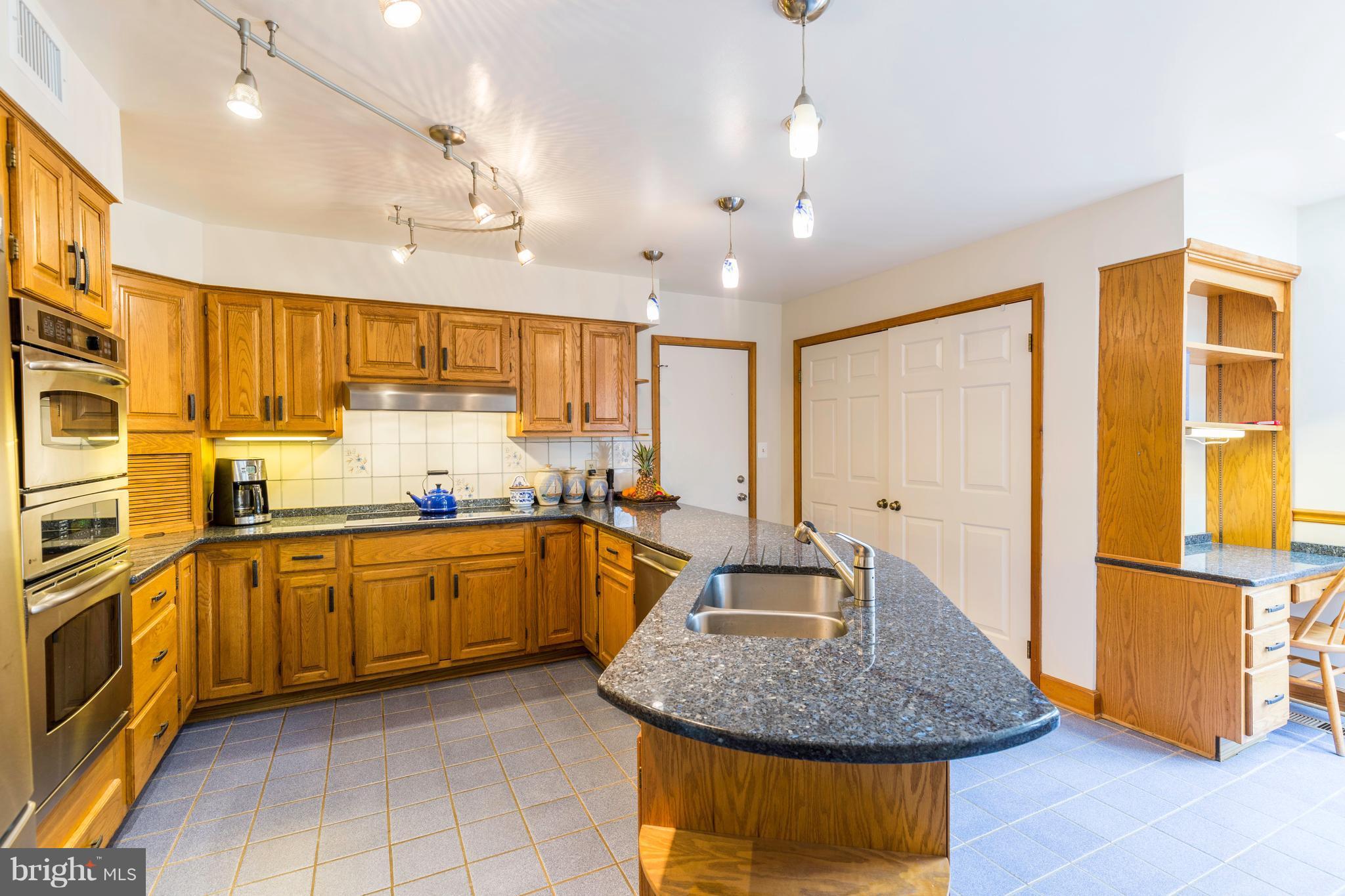 1942 High Ridge Road Annapolis, MD 21409 - Photo 13 of 30 Granite Countertops