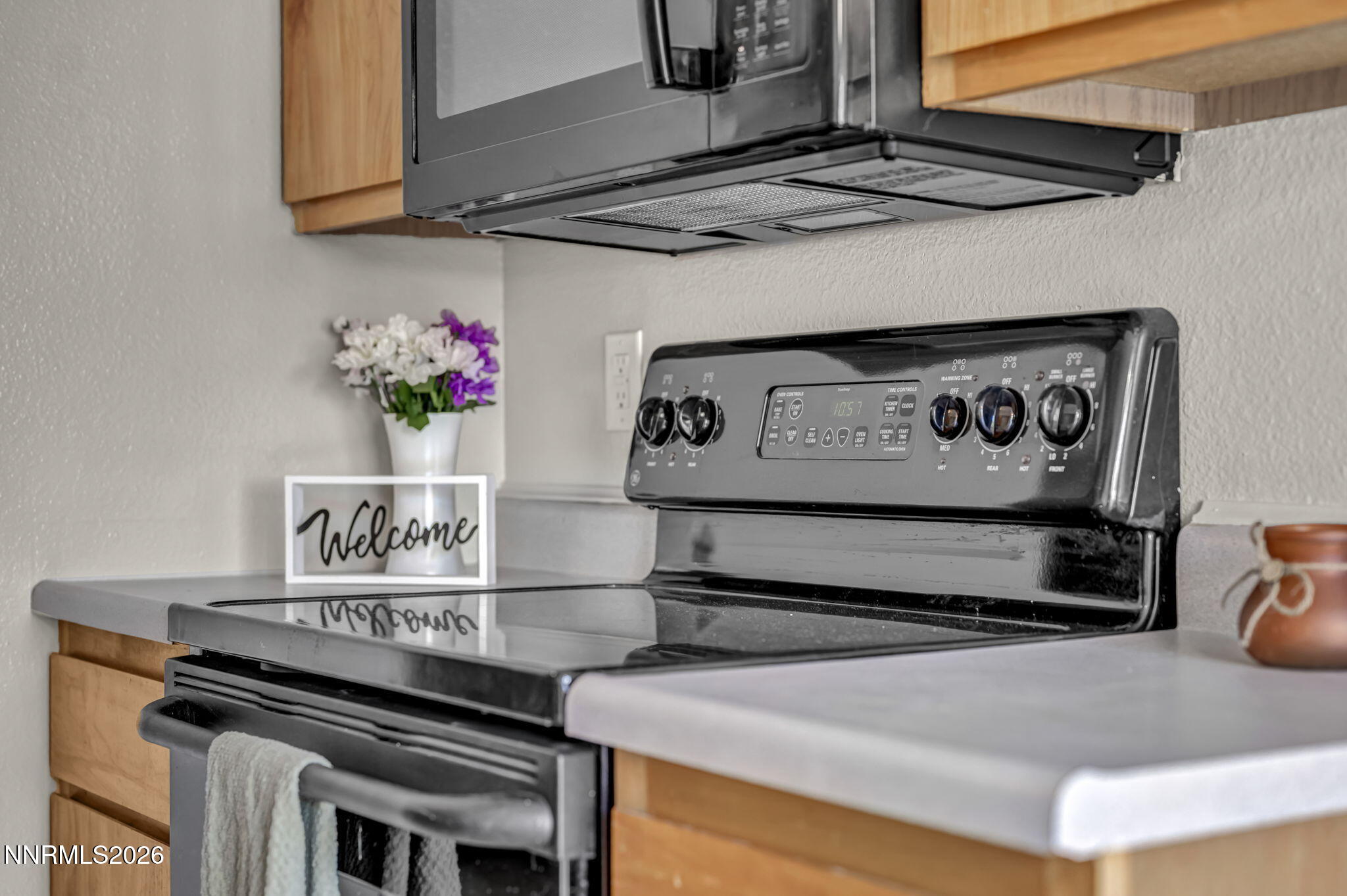 19 Condor Circle Carson City, NV 89701 - Photo 9 of 41 a kitchen with a stove and cabinets