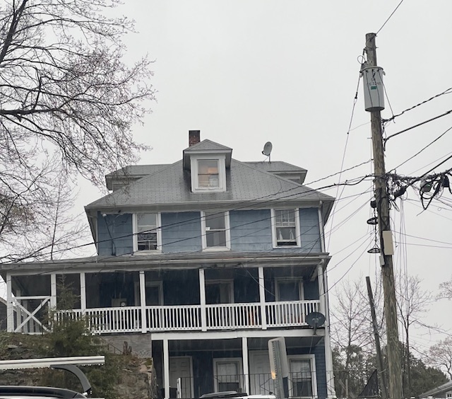7 Longview Court Norwalk, CT 06851 - Photo 1 of 9 a front view of a house with a yard