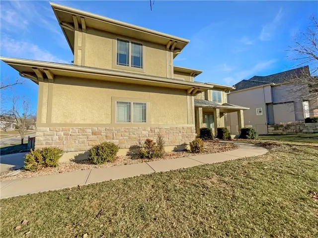 $544,000 | 2300 Northeast Silver Spring Lane, Lee's Summit, MO 64086