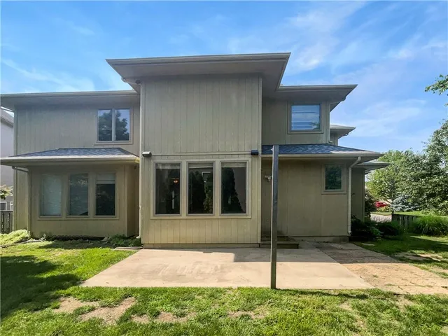 $544,000 | 2300 Northeast Silver Spring Lane, Lee's Summit, MO 64086