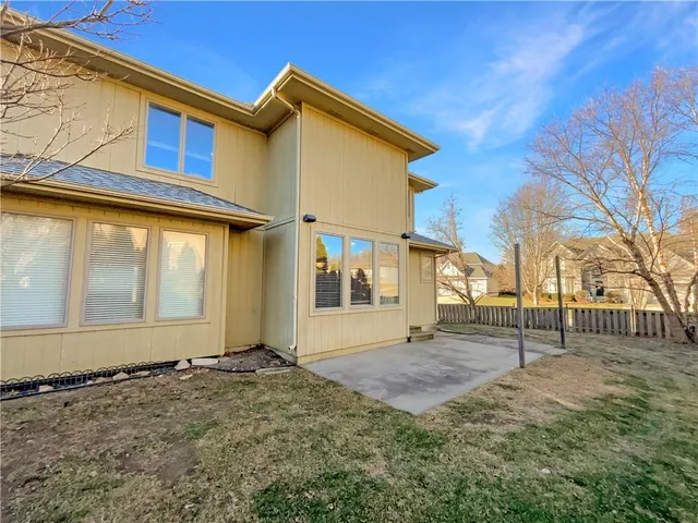 $544,000 | 2300 Northeast Silver Spring Lane, Lee's Summit, MO 64086