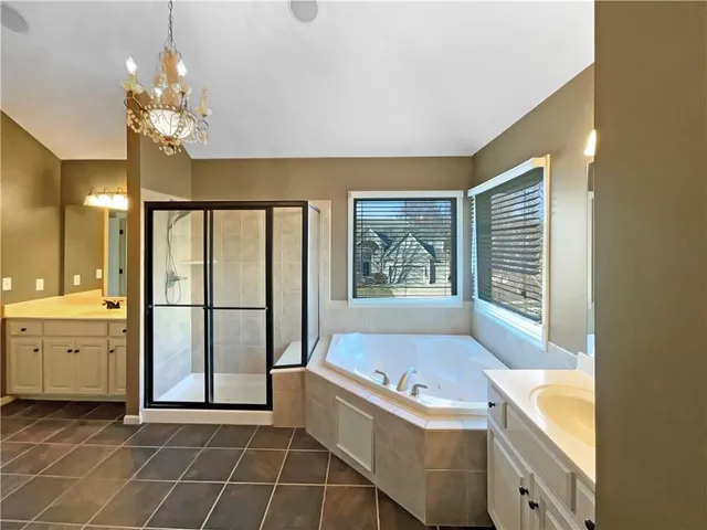 $544,000 | 2300 Northeast Silver Spring Lane, Lee's Summit, MO 64086