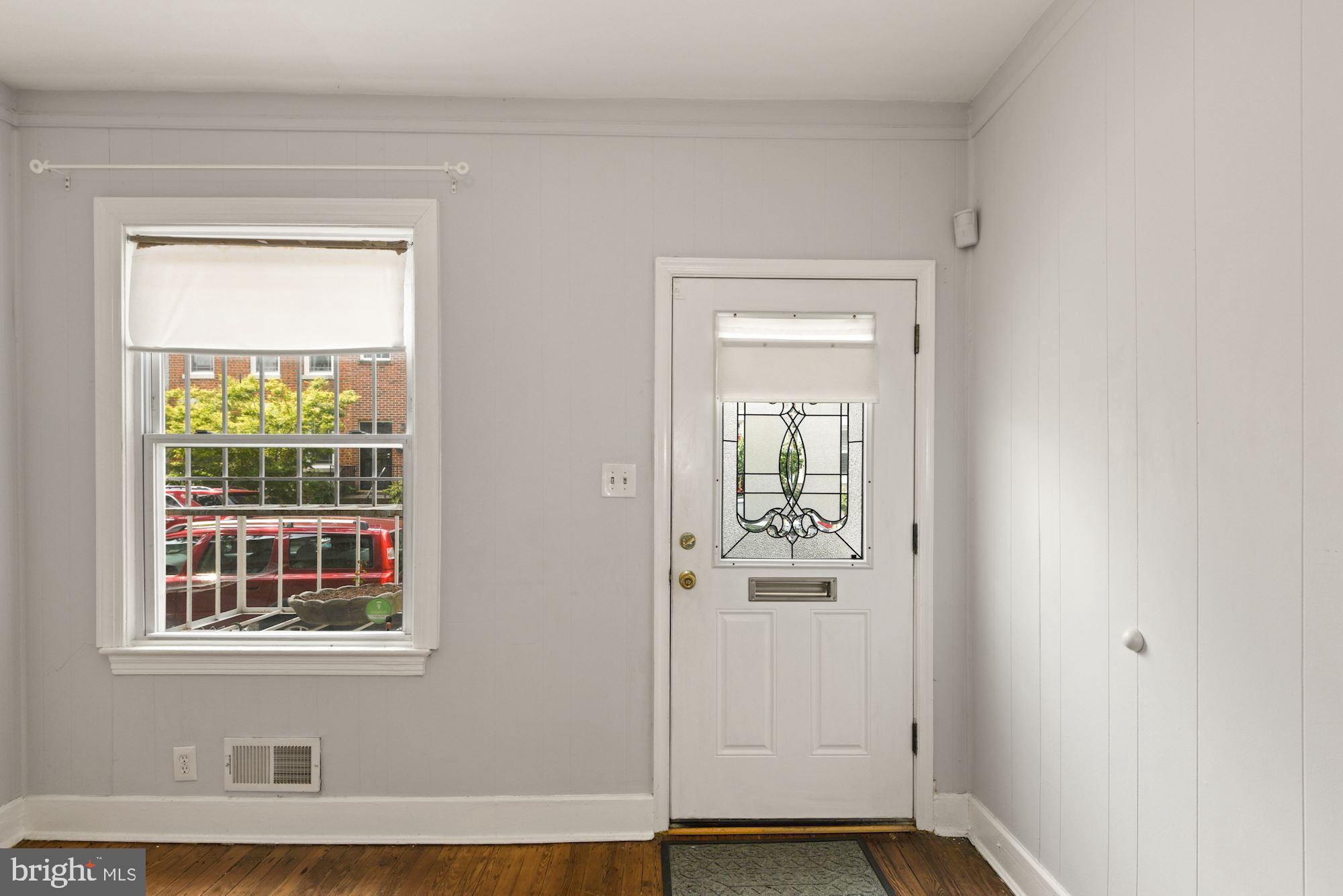 1674 Kramer Street Northeast Washington, DC 20002 - Photo 4 of 28 Living room