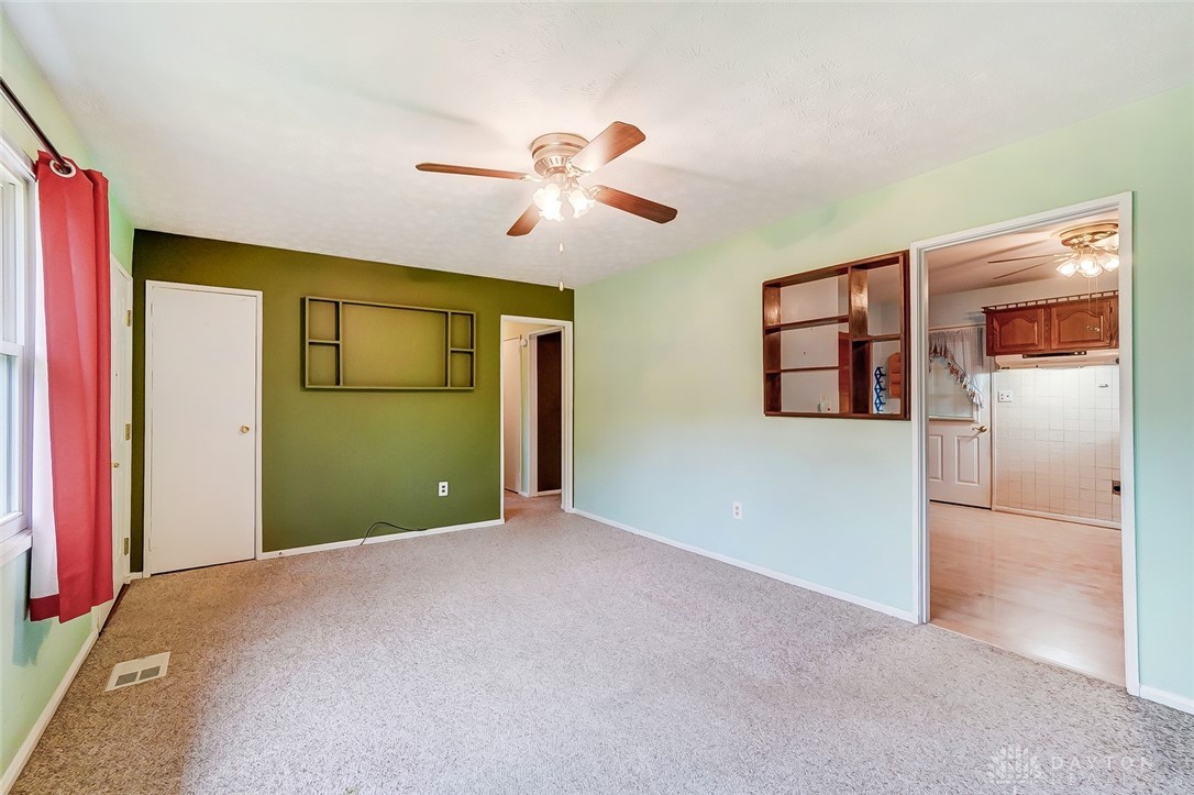 5661 Sharp Road Dayton, OH 45432 - Photo 6 of 31