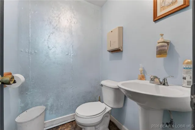 $374,500 | 2001 State Highway 42, Brumley, MO 65017