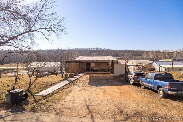 $374,500 | 2001 State Highway 42, Brumley, MO 65017