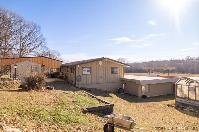 $374,500 | 2001 State Highway 42, Brumley, MO 65017