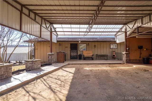 $374,500 | 2001 State Highway 42, Brumley, MO 65017