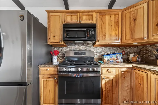 $374,500 | 2001 State Highway 42, Brumley, MO 65017