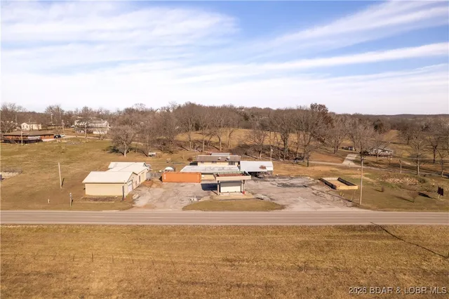 $374,500 | 2001 State Highway 42, Brumley, MO 65017