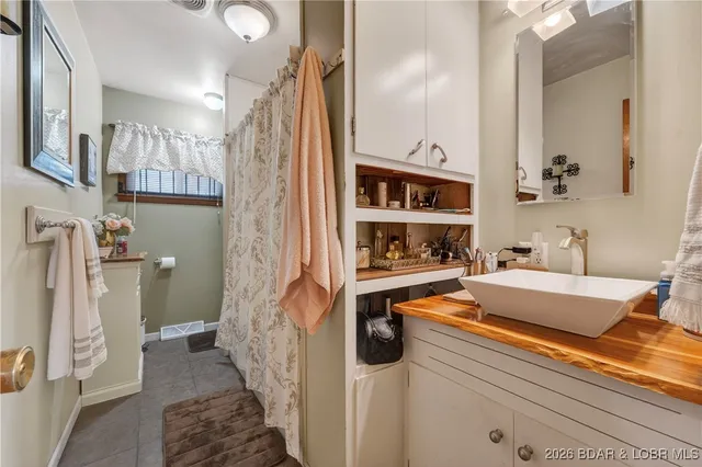 $374,500 | 2001 State Highway 42, Brumley, MO 65017