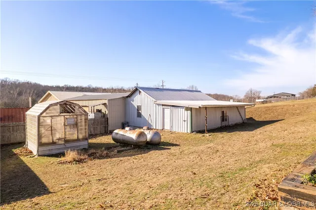 $374,500 | 2001 State Highway 42, Brumley, MO 65017