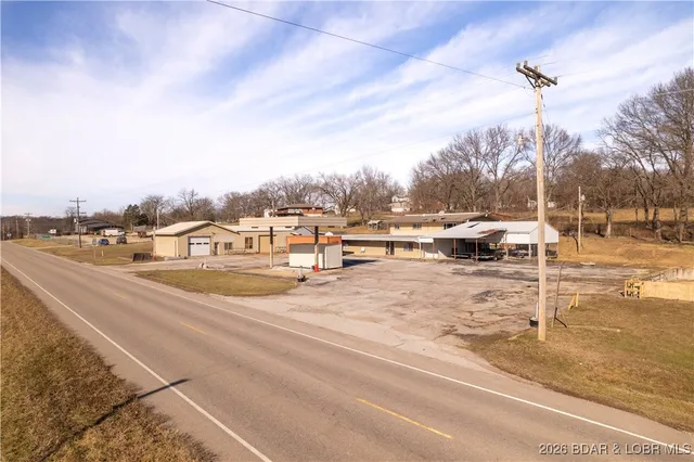 $374,500 | 2001 State Highway 42, Brumley, MO 65017