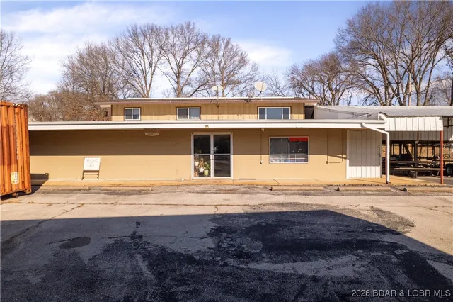 $374,500 | 2001 State Highway 42, Brumley, MO 65017