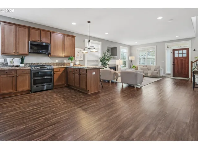 $589,900 | 18768 Sunblaze Drive, Oregon City, OR 97045