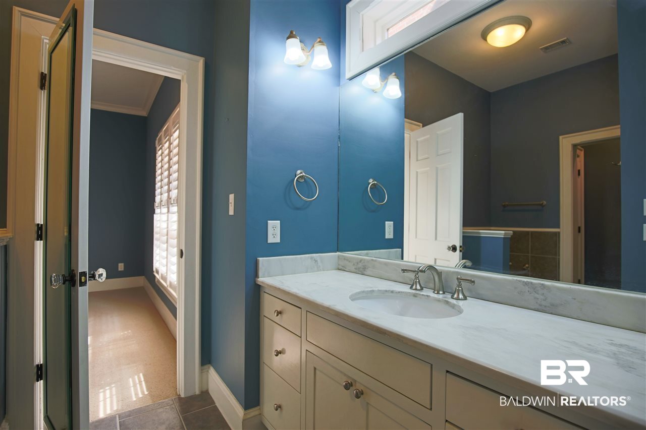 204 Oswalt Street, Unit B Fairhope, AL 36532 - Photo 19 of 21 bathroom 2