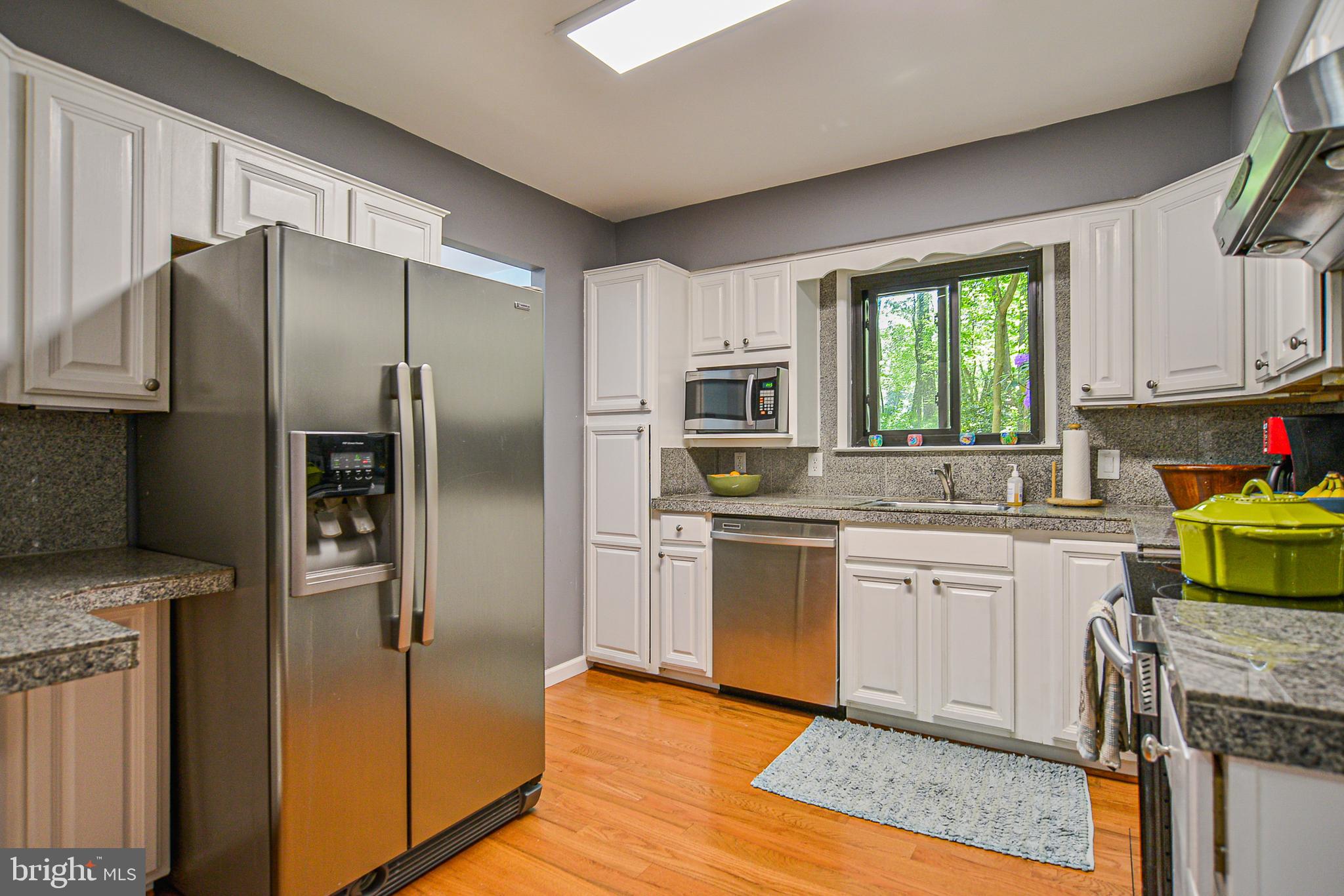 2410 Cloudcroft Square Reston, VA 20191 - Photo 10 of 26 Stainless Steel Appliances & Hardwood Floors