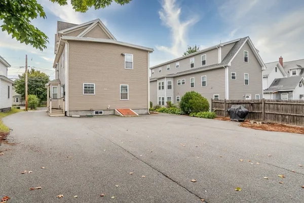 $4,100 | 123 Russell Street, Unit 1, Waltham, MA 02453