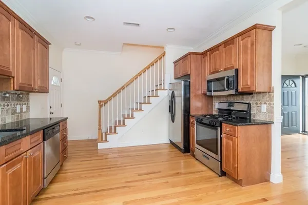 $4,100 | 123 Russell Street, Unit 1, Waltham, MA 02453