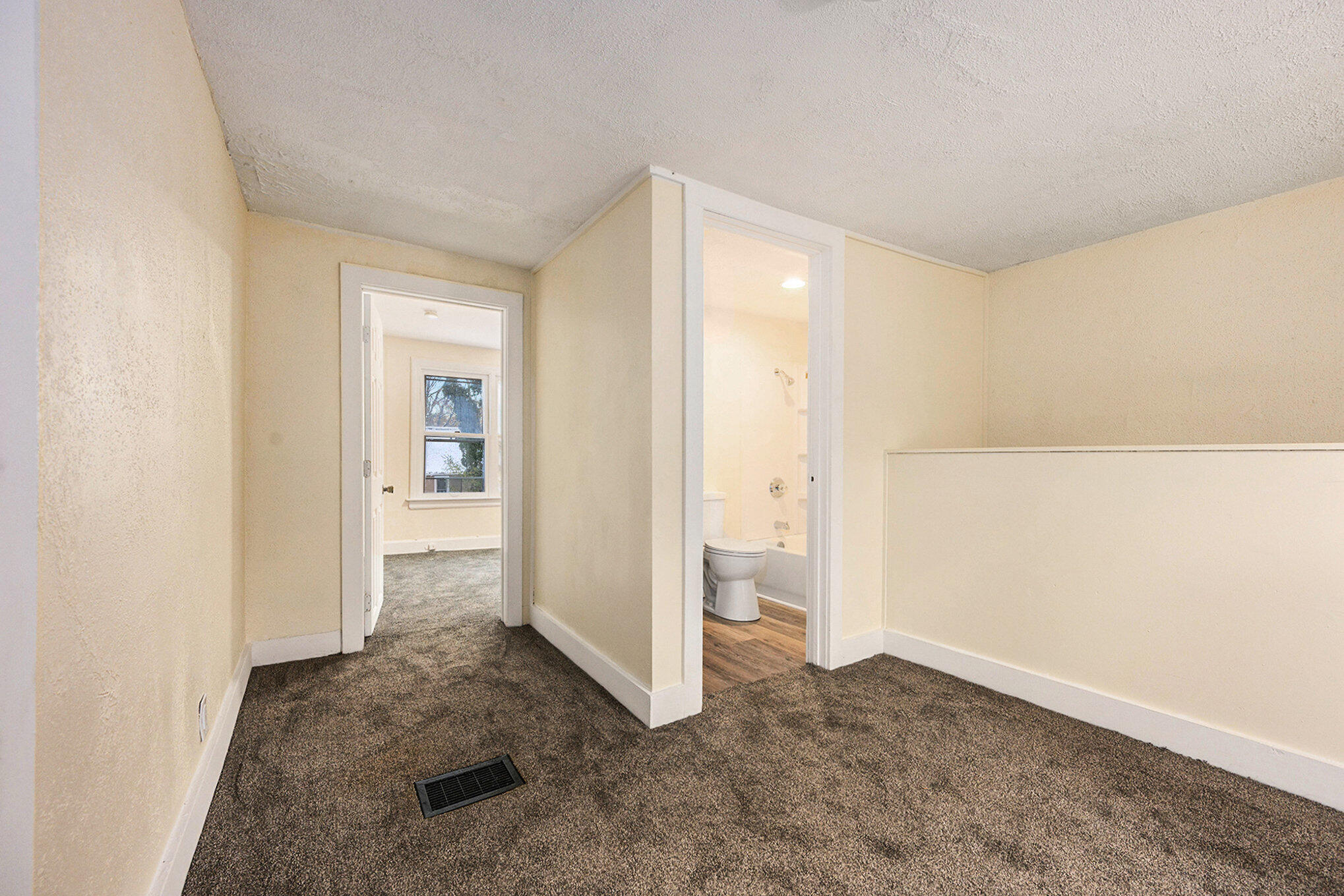 617 Elizabeth Street Kalamazoo, MI 49007 - Photo 13 of 20 013_file_387