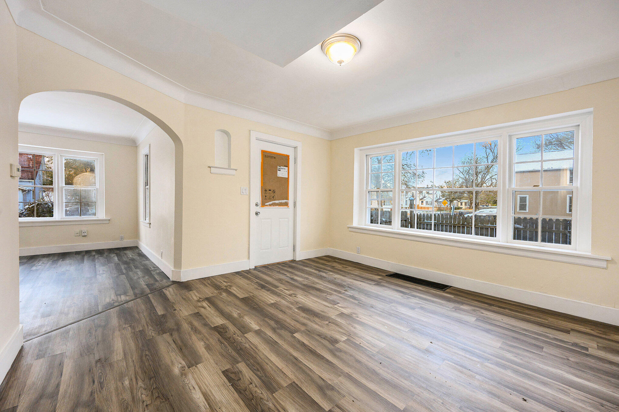 617 Elizabeth Street Kalamazoo, MI 49007 - Photo 4 of 20 004_file_555