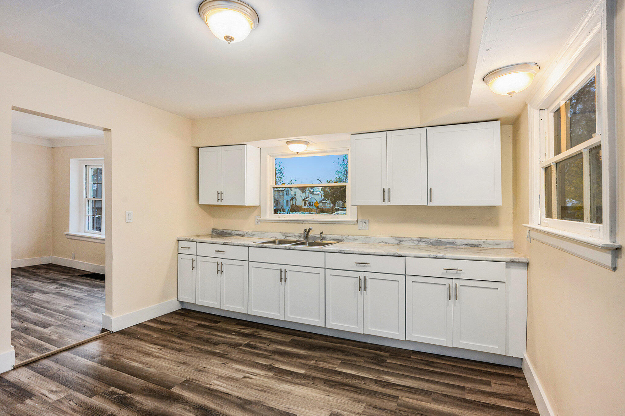 617 Elizabeth Street Kalamazoo, MI 49007 - Photo 8 of 20 008_file_983