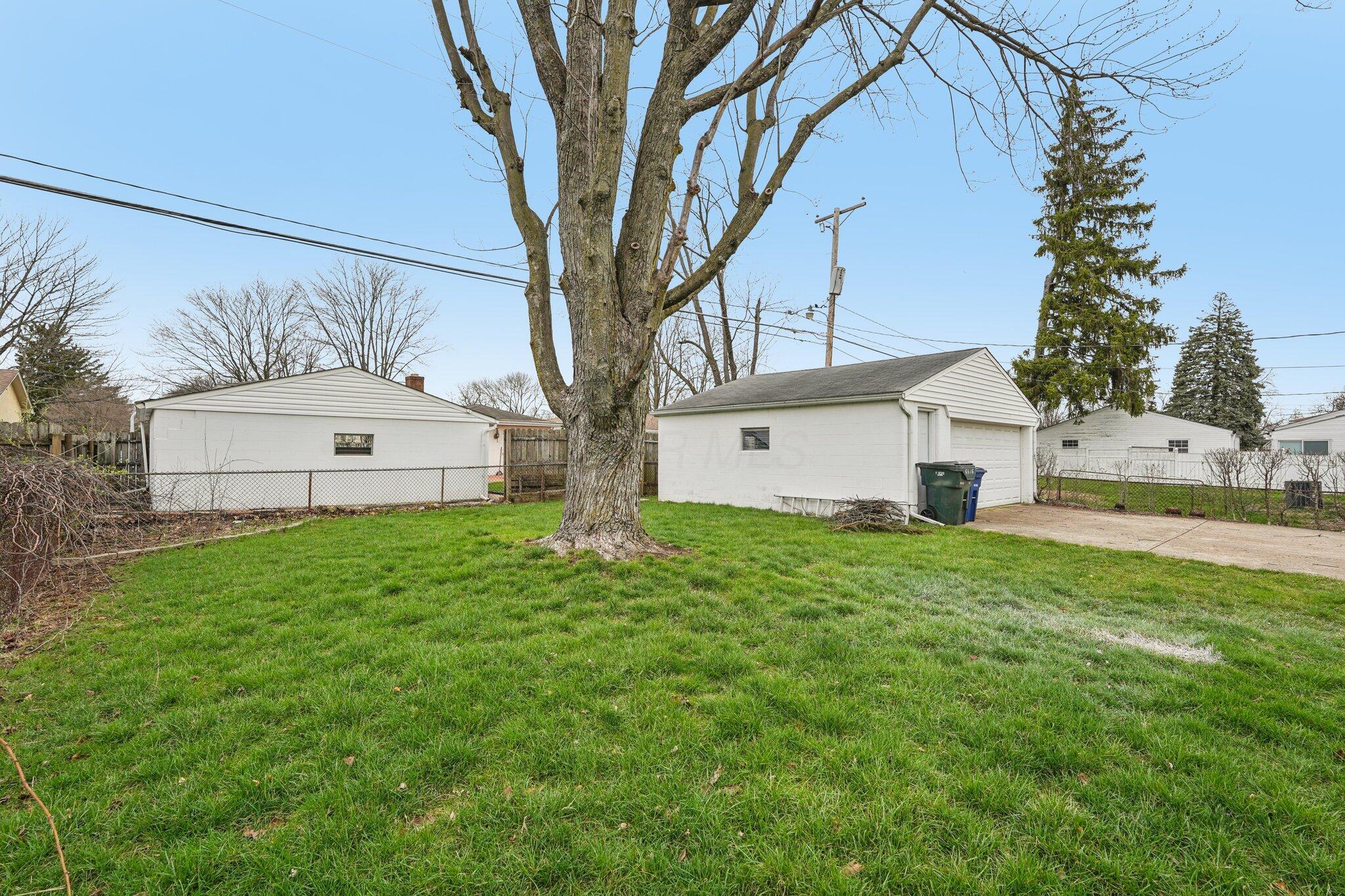5575 Karl Road Columbus, OH 43229 - Photo 3 of 29 Rear Yard