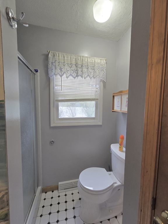 21 Ryan Circle Springfield, MA 01118 - Photo 9 of 24 Gallery Image 9