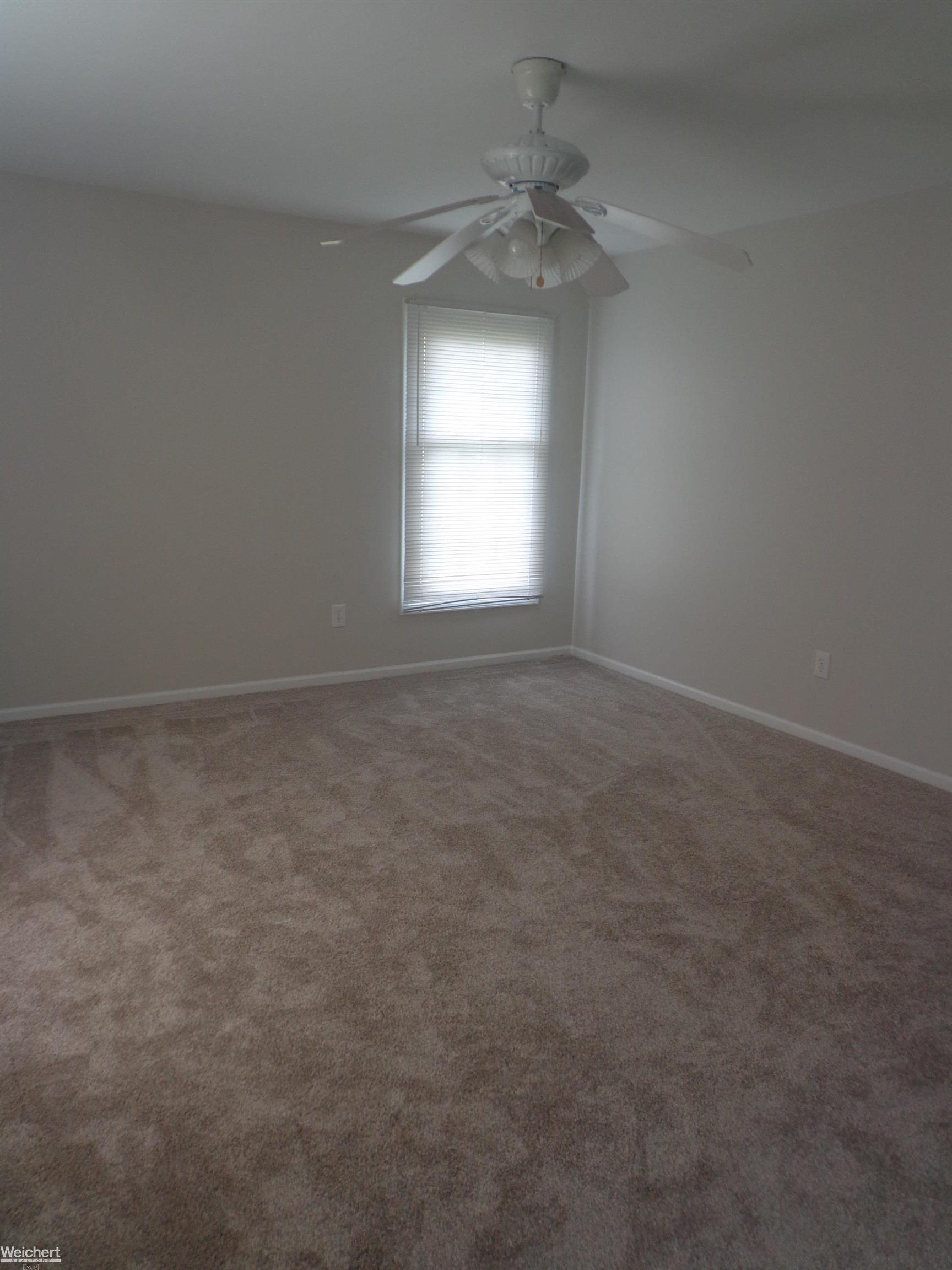 49518 Roxbury Court Utica, MI 48315 - Photo 16 of 21