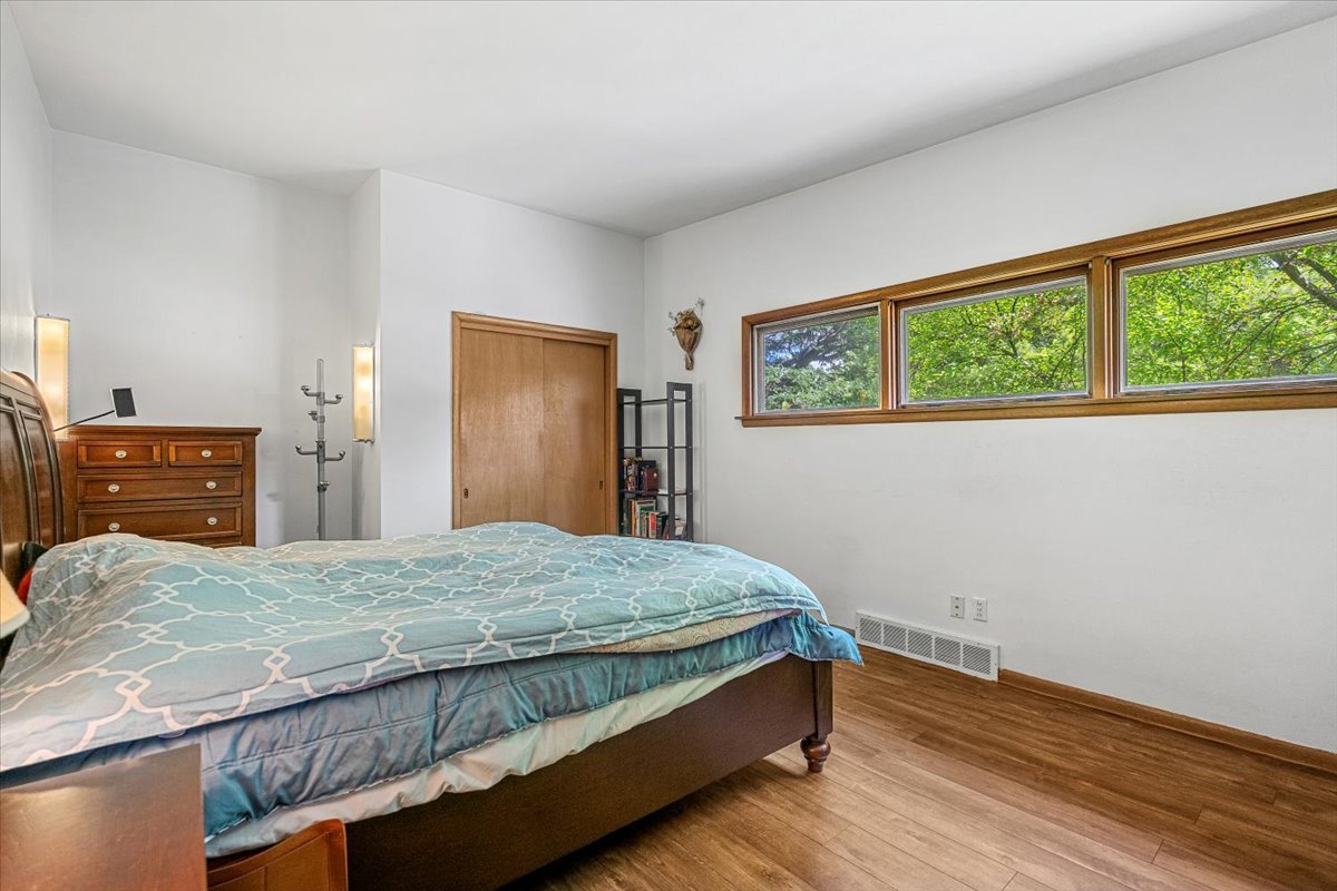 2020 Valley Road Rockford, IL 61107 - Photo 13 of 26 Gallery Image 13