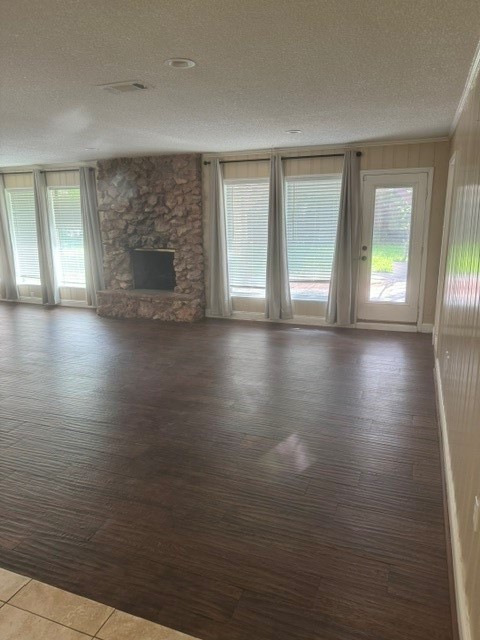 6026 Coral Ridge Road Houston, TX 77069 - Photo 4 of 34 Significant space in the family room with tile planks.