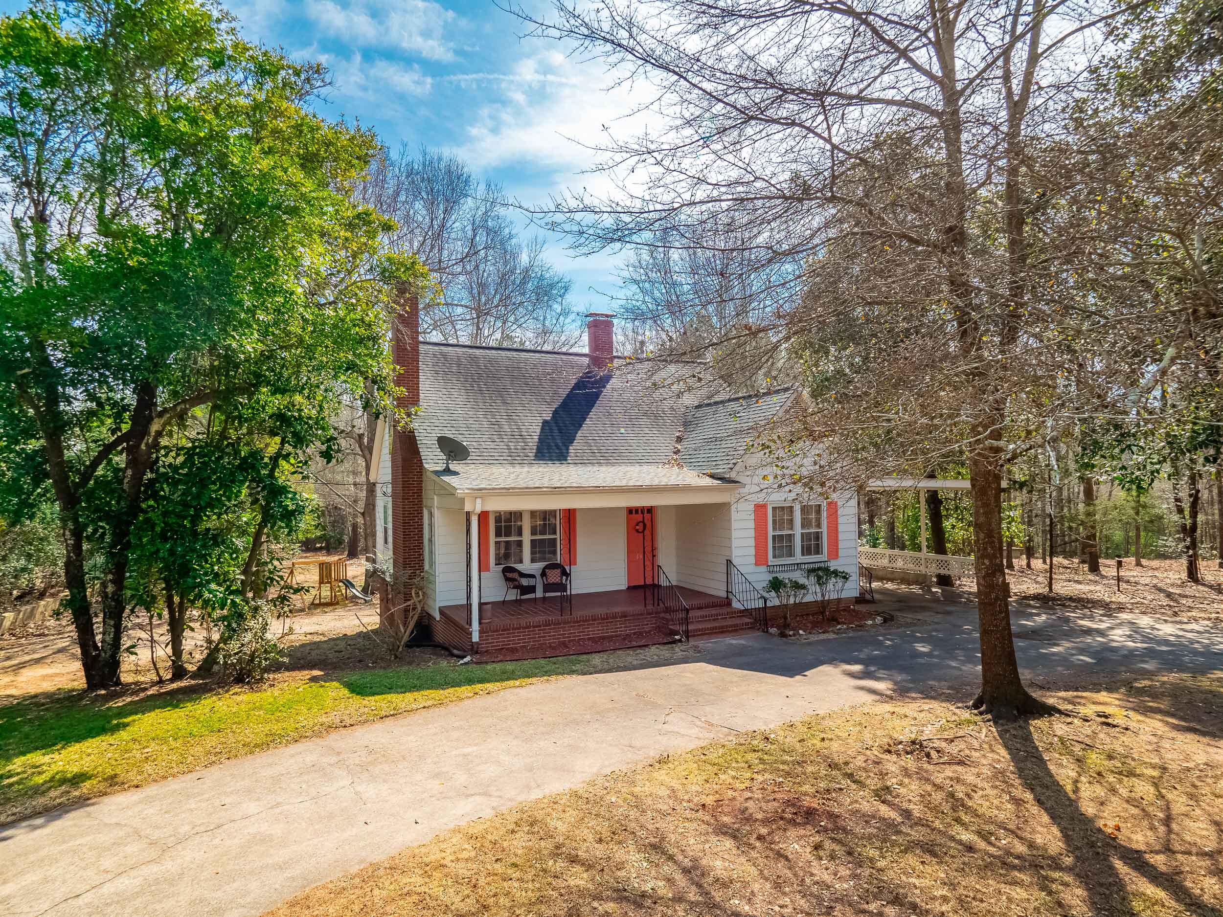 606 Columbia Road Edgefield, SC 29824 - Photo 2 of 34
