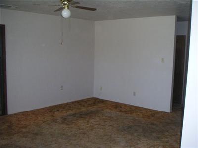 994 North Haney Avenue Reedley, CA 93654 - Photo 4 of 19 Gallery Image 4