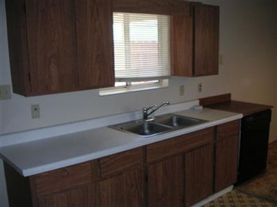 994 North Haney Avenue Reedley, CA 93654 - Photo 7 of 19 Gallery Image 7