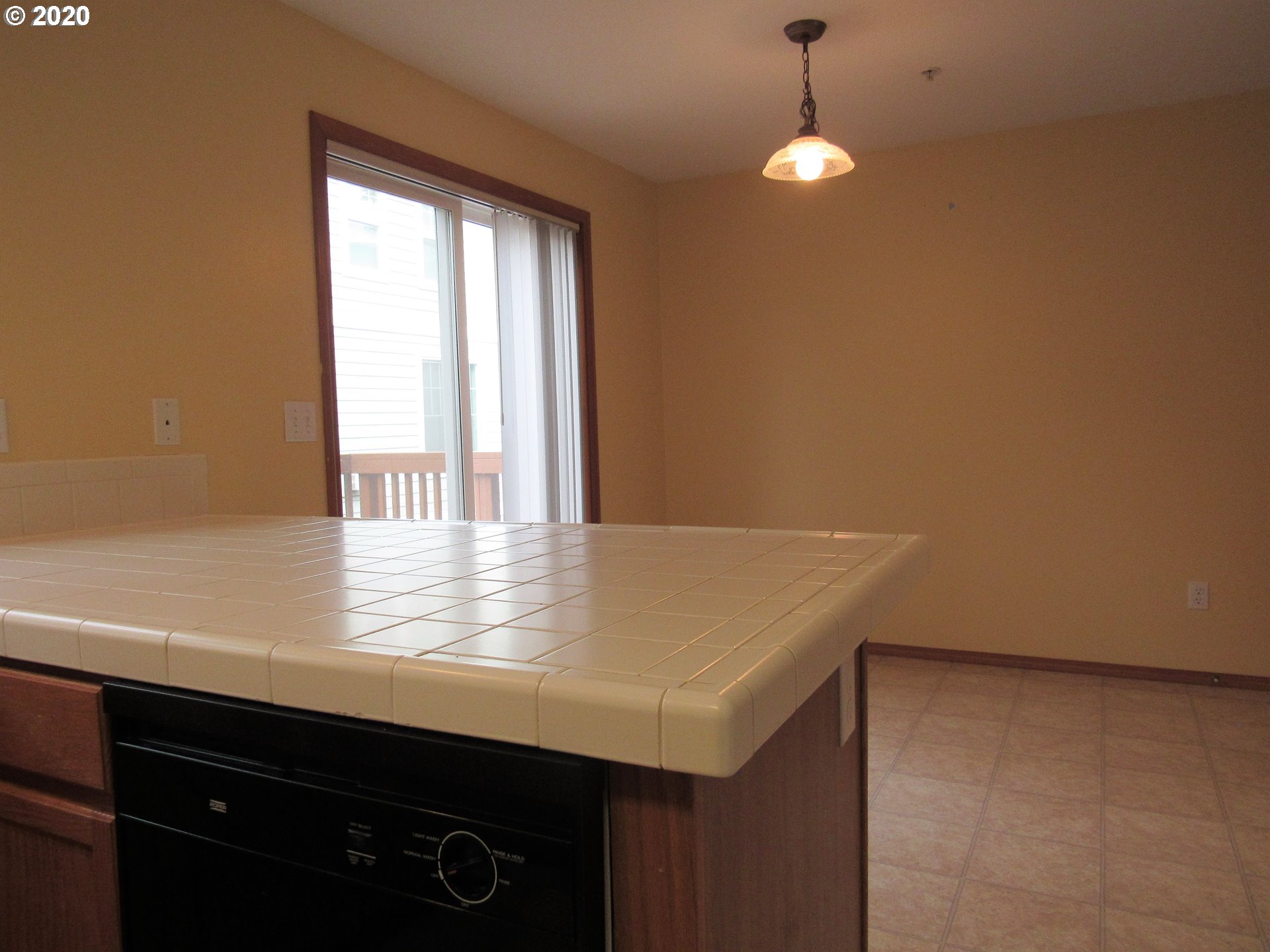1244 Southwest 160th Avenue, Unit 101 Beaverton, OR 97006 - Photo 7 of 24 a view of room with window