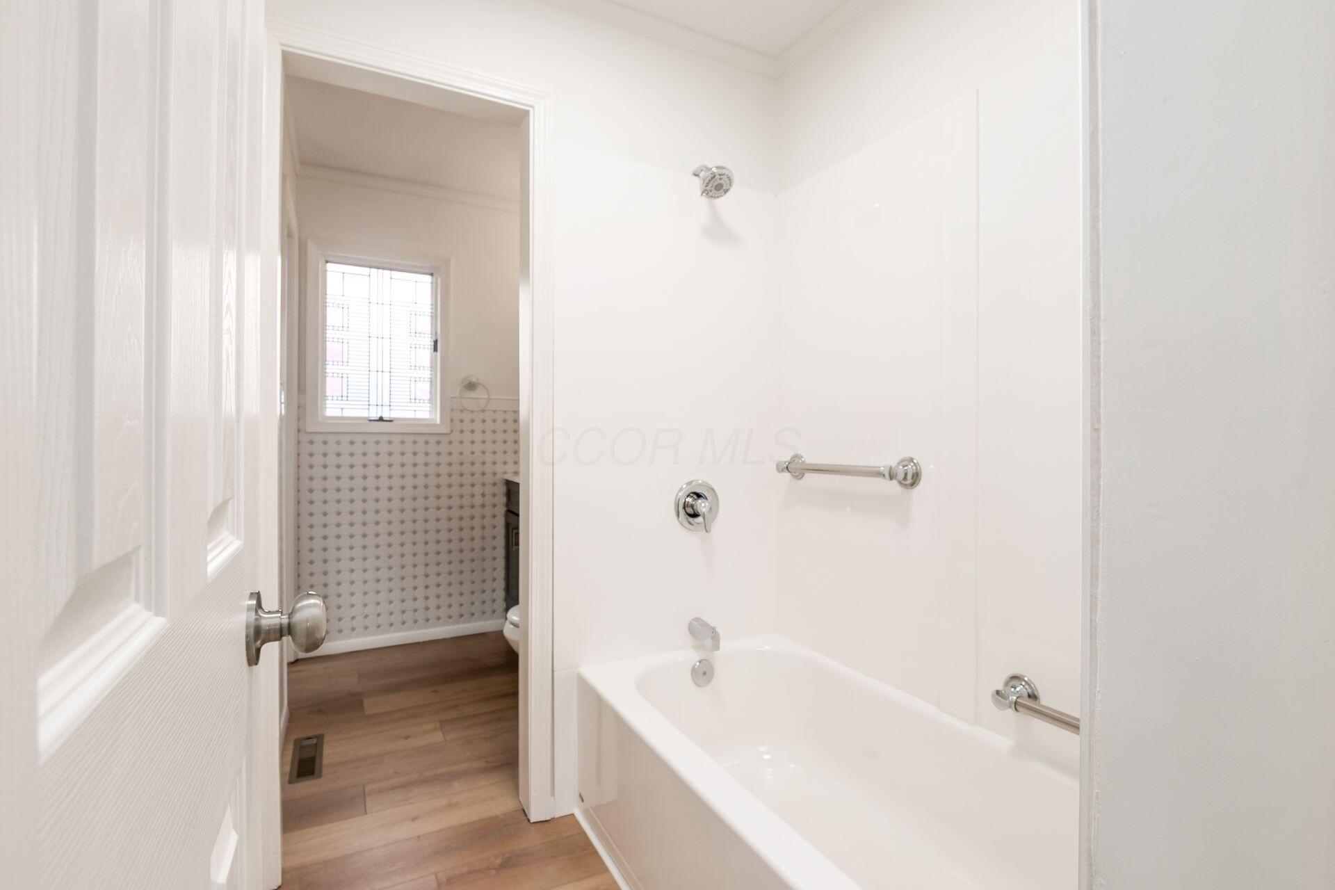 6285 Karl Road Columbus, OH 43229 - Photo 22 of 33 022_7b60c_h 6285 Karl Rd-1061