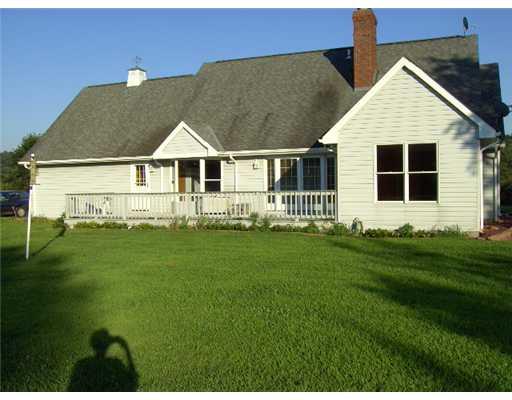 430 B School Road Clinton, PA 15026 - Photo 14 of 17 Patio/Deck.
