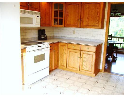 430 B School Road Clinton, PA 15026 - Photo 4 of 17 Kitchen.