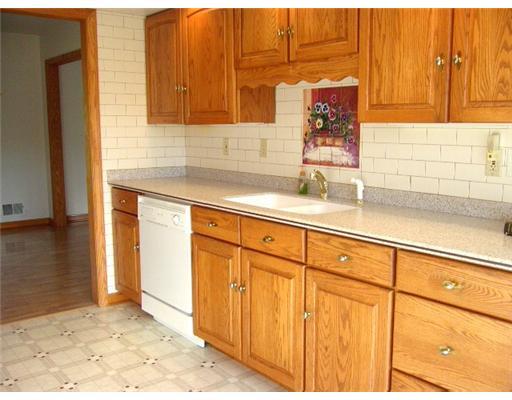 430 B School Road Clinton, PA 15026 - Photo 5 of 17 Kitchen.