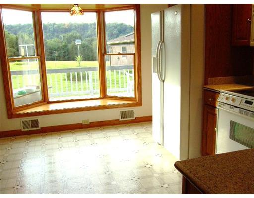 430 B School Road Clinton, PA 15026 - Photo 6 of 17 Kitchen.