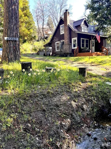 a house view with a outdoor space