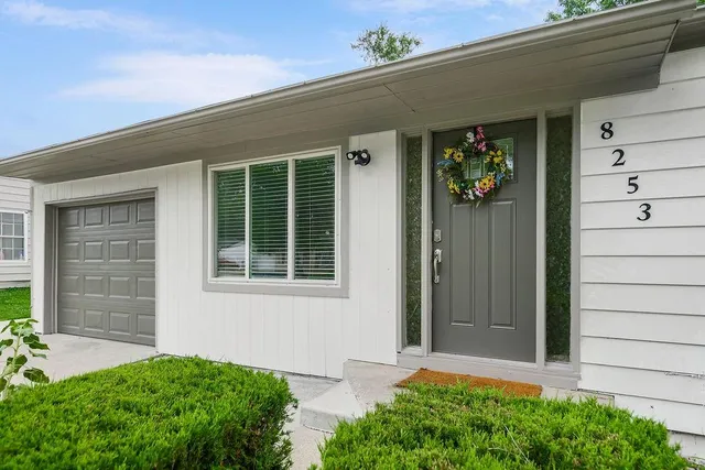 $325,000 | 8253 Orient Drive, Kansas City, KS 66112