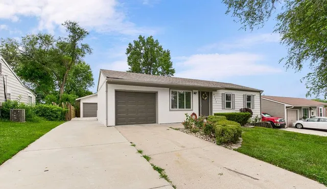 $325,000 | 8253 Orient Drive, Kansas City, KS 66112