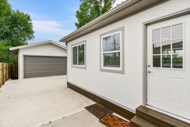 $325,000 | 8253 Orient Drive, Kansas City, KS 66112