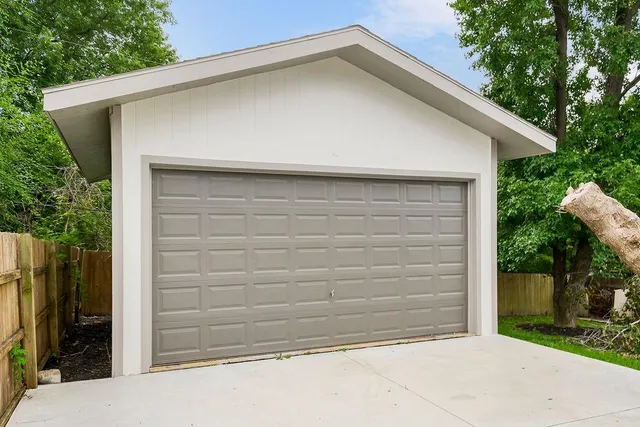 $325,000 | 8253 Orient Drive, Kansas City, KS 66112